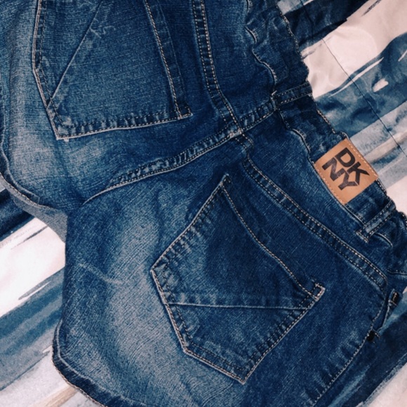 Super Stretchy Waist Jean Shorts - Picture 4 of 5